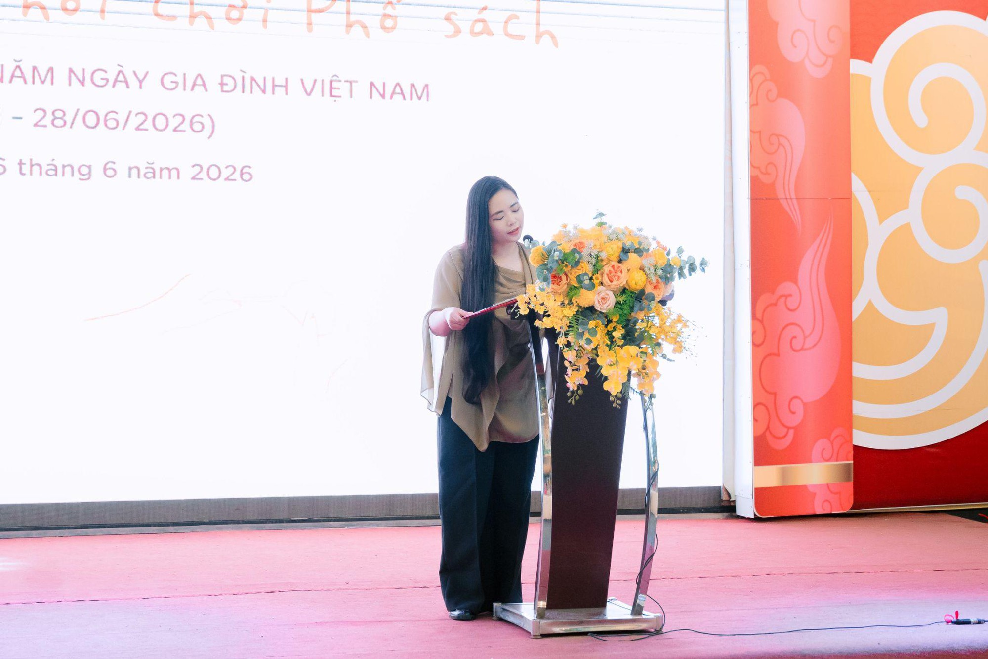 H&agrave; Nội c&oacute; th&ecirc;m kh&ocirc;ng gian vui chơi s&aacute;ng tạo, th&acirc;n thiện m&ocirc;i trường tại Phố S&aacute;ch 19/12 - Ảnh 4.