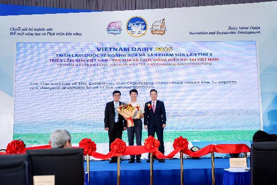  Vinamilk mang c&acirc;u chuyện 50 năm đến triển l&atilde;m chuy&ecirc;n ng&agrave;nh sữa lớn nhất Việt Nam - Ảnh 8.