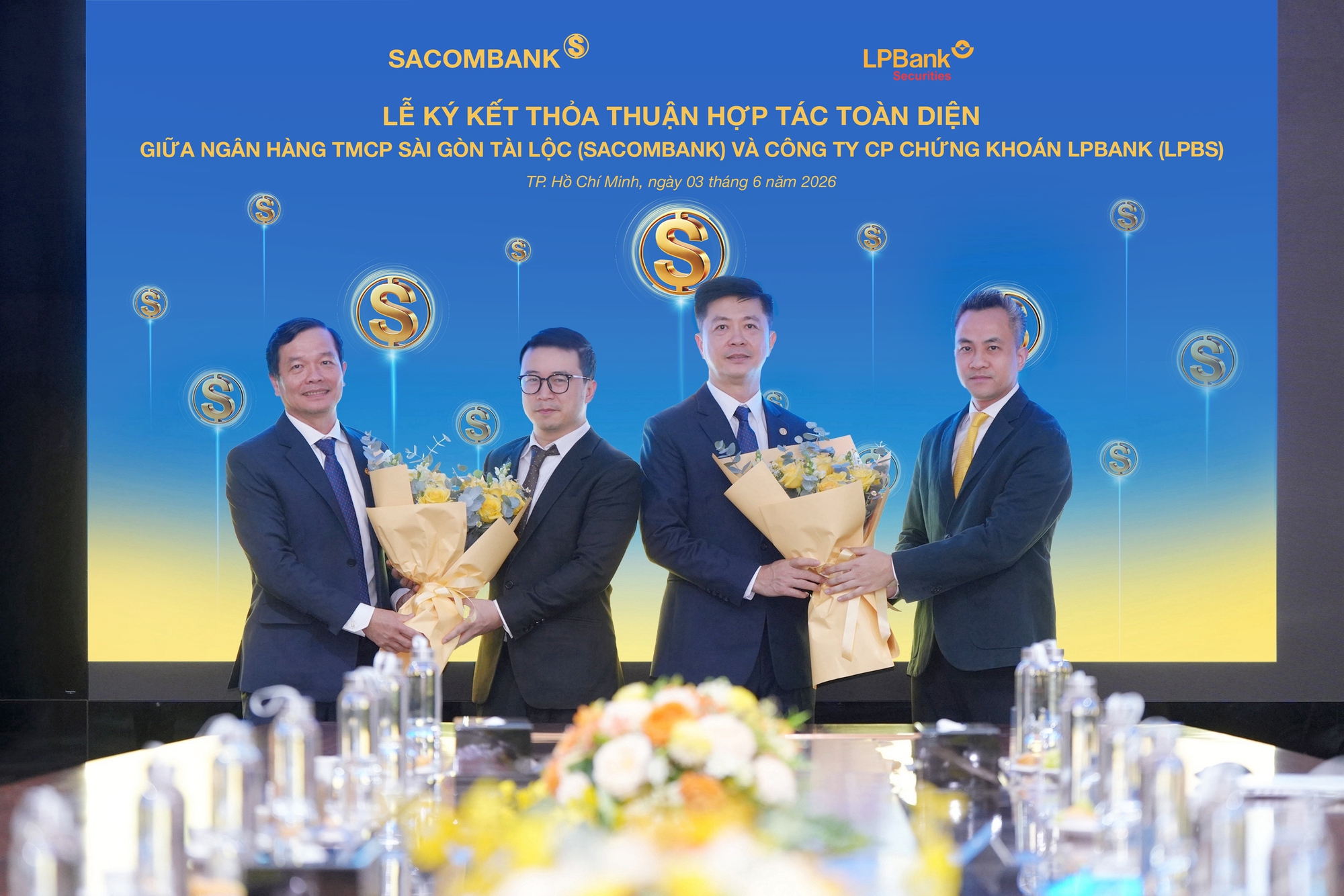 SACOMBANK v&agrave; LPBS k&yacute; kết hợp t&aacute;c to&agrave;n diện, gia tăng tiện &iacute;ch v&agrave; trải nghiệm cho kh&aacute;ch h&agrave;ng- Ảnh 2.