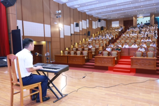 S&ocirc;i nổi phần thi năng khiếu tại Hội thi C&aacute;n bộ Đo&agrave;n giỏi của Cảnh s&aacute;t biển Việt Nam - Ảnh 4.