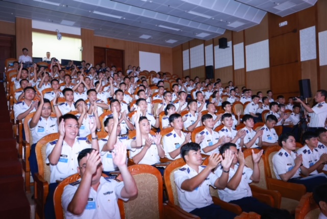 S&ocirc;i nổi phần thi năng khiếu tại Hội thi C&aacute;n bộ Đo&agrave;n giỏi của Cảnh s&aacute;t biển Việt Nam - Ảnh 8.