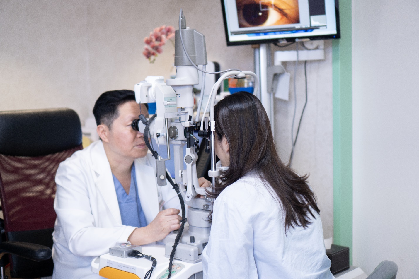 X&oacute;a cận m&ugrave;a h&egrave;: Đ&acirc;u l&agrave; lựa chọn ph&ugrave; hợp cho người trẻ năng động?- Ảnh 3.