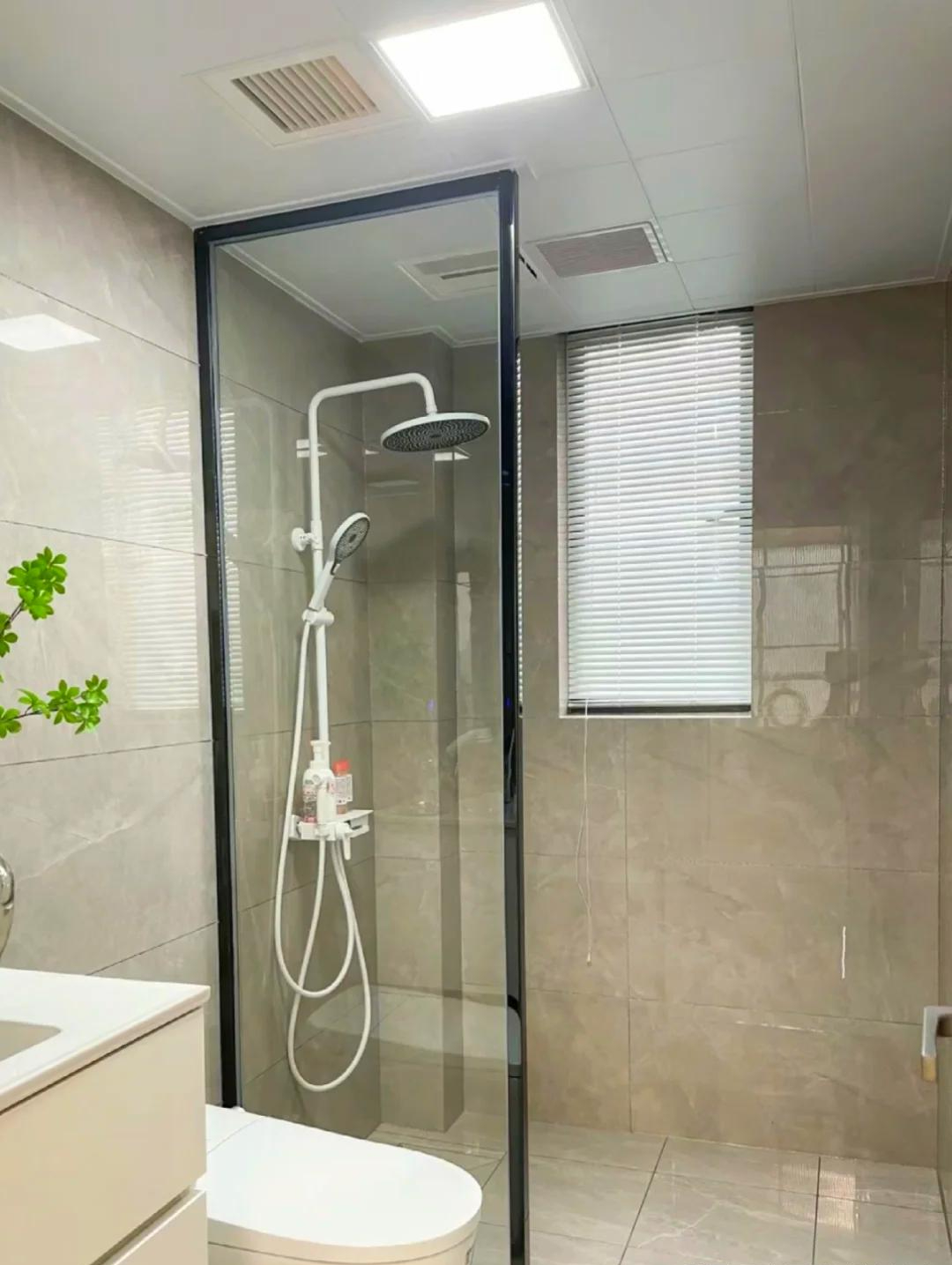 Ng&agrave;y c&agrave;ng nhiều gia đ&igrave;nh bỏ v&aacute;ch tắm k&iacute;nh: 5 giải ph&aacute;p thay thế đẹp hơn, dễ vệ sinh hơn v&agrave; tiết kiệm diện t&iacute;ch - Ảnh 4.