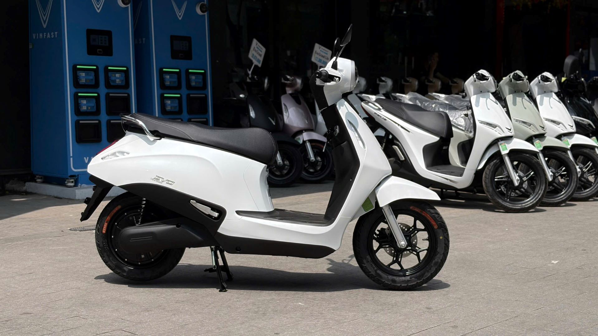 T&agrave;i xế c&ocirc;ng nghệ chấm VinFast Evo: Đổi pin nhanh, chạy ngon, thu nhập &ldquo;đột ph&aacute;&rdquo;- Ảnh 2.