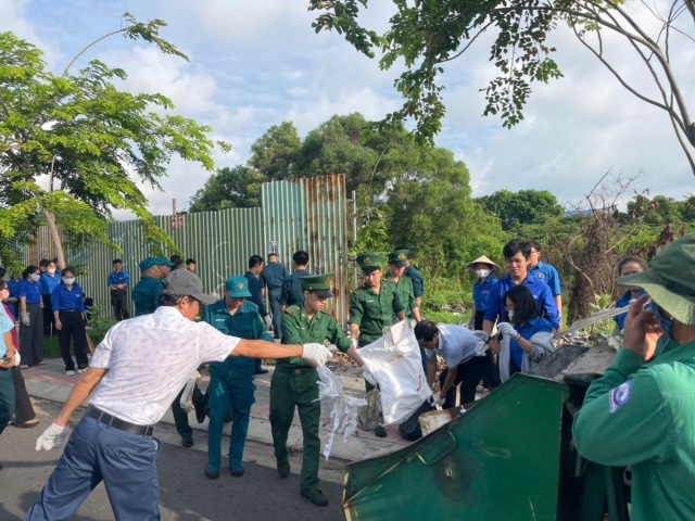 Tuổi trẻ Bi&ecirc;n ph&ograve;ng cửa khẩu Cảng B&agrave; Rịa - Vũng T&agrave;u chung tay h&agrave;nh động v&igrave; m&ocirc;i trường xanh - sạch - đẹp - Ảnh 2.