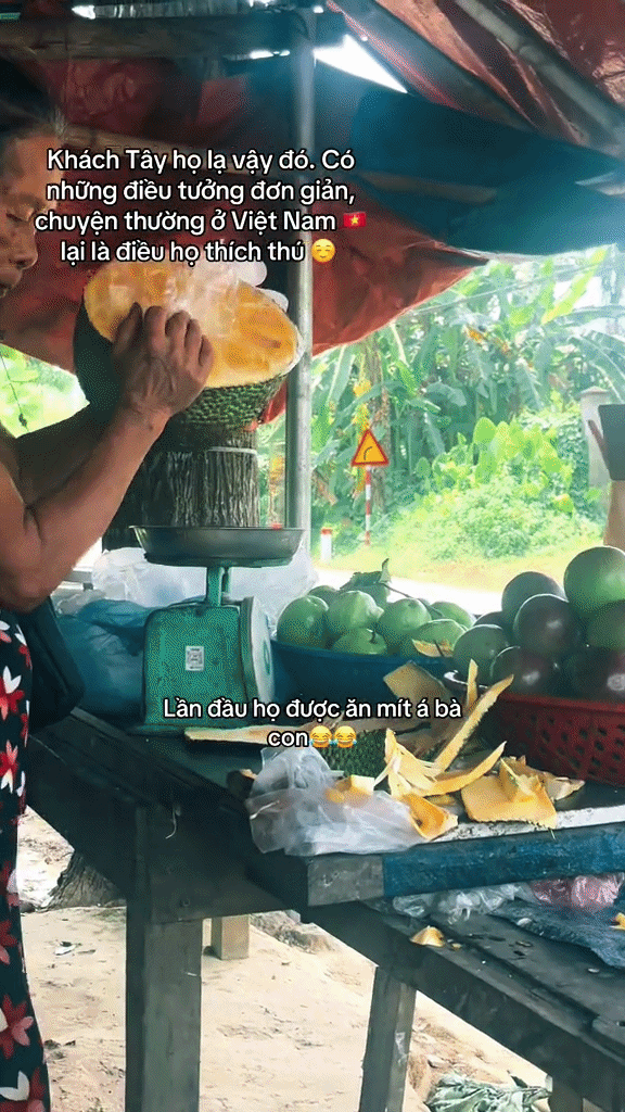 Khách Tây và chuyện ăn mít khi đến Việt Nam: Viết được thành tiểu thuyết 1.000 chương- Ảnh 1.