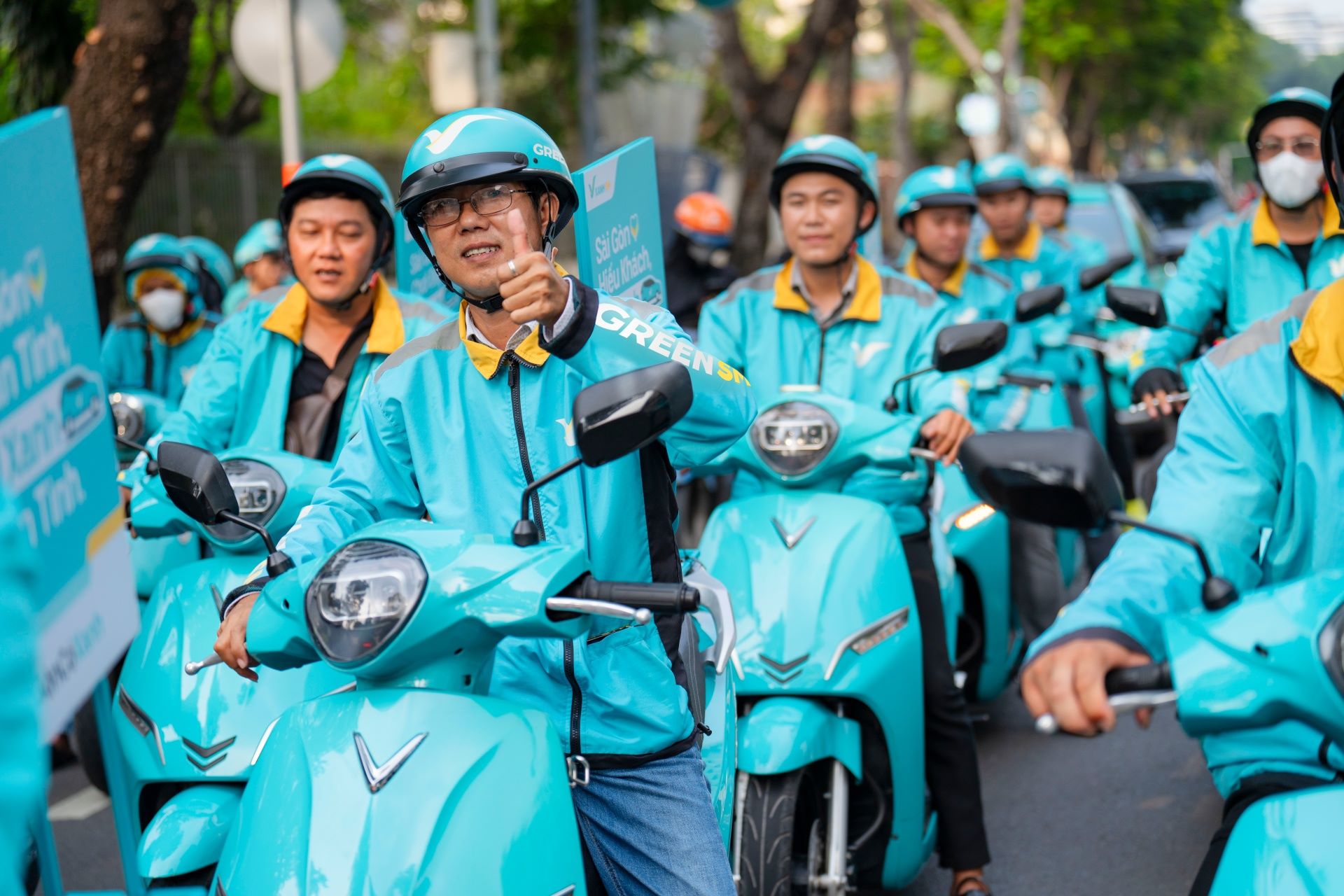 Chạy dịch vụ bằng VinFast Feliz II, t&agrave;i xế chấm ngay điểm &ldquo;ăn tiền&rdquo;: Chi ph&iacute; nhẹ, đổi pin nhanh - Ảnh 1.