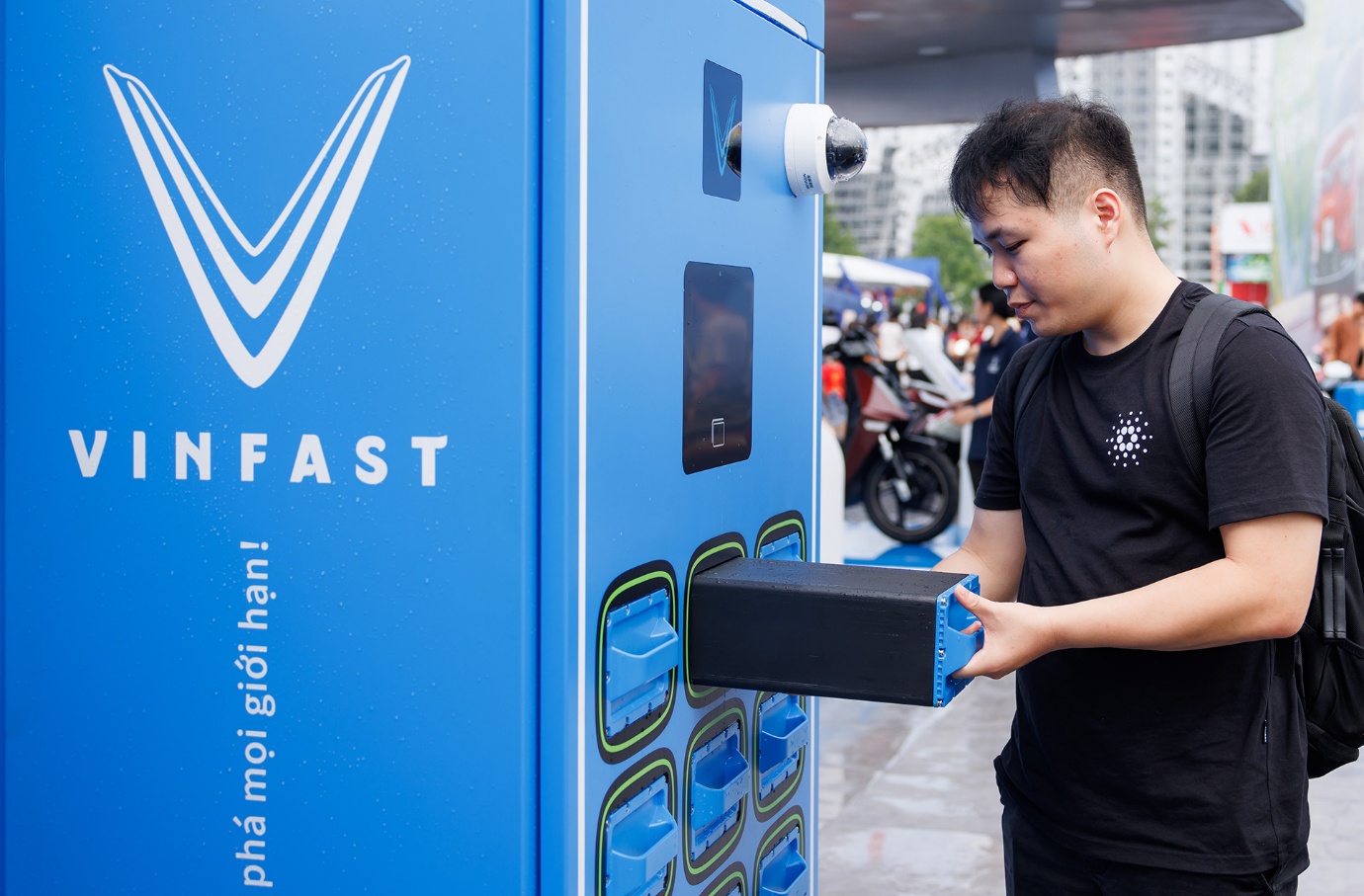 Chạy dịch vụ bằng VinFast Feliz II, t&agrave;i xế chấm ngay điểm &ldquo;ăn tiền&rdquo;: Chi ph&iacute; nhẹ, đổi pin nhanh - Ảnh 2.