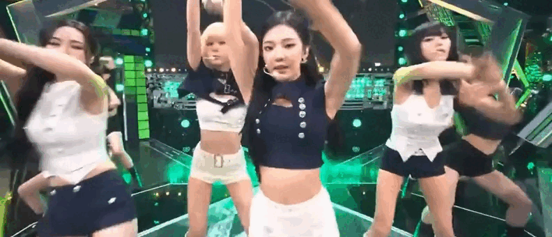 Sắc vóc đều tăm tắp của tứ đại mỹ nhân showbiz, có thể đẹp hơn được nữa không!- Ảnh 2.
