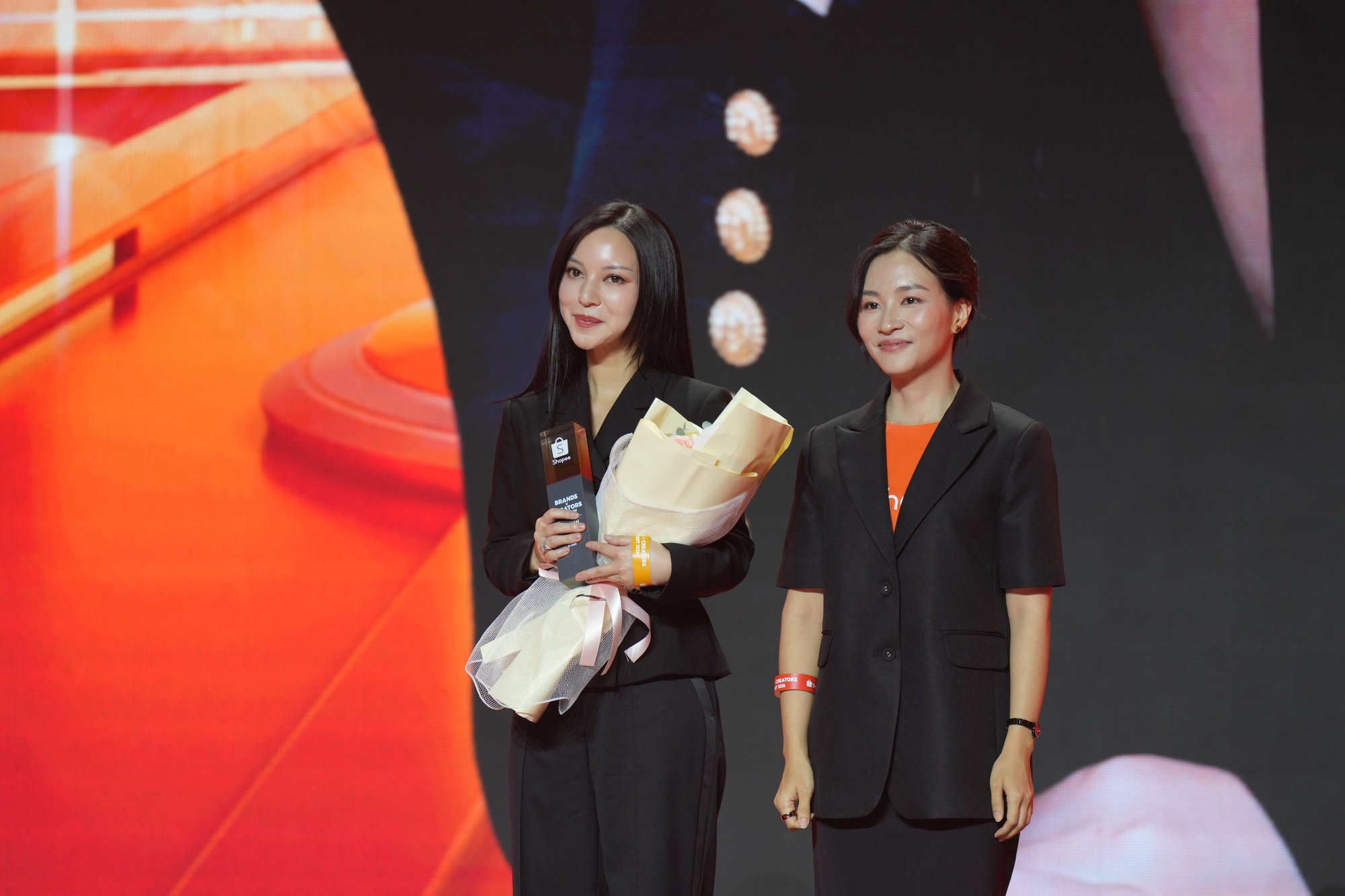 Shopee vinh danh Hannah Olala l&agrave; 'Best Premium Livestream Star' năm thứ ba li&ecirc;n tiếp- Ảnh 1.