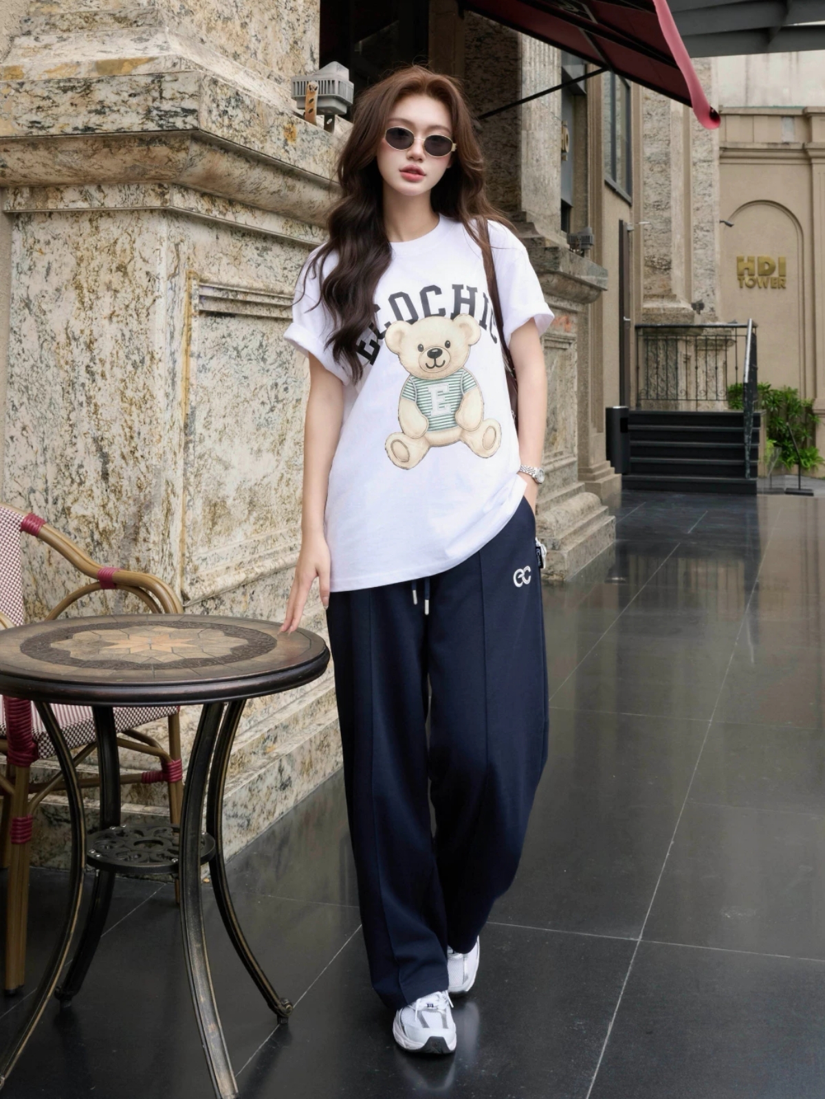 12 outfit với áo thun đơn giản nhưng mặc lên ai cũng khen có gu - Ảnh 15.
