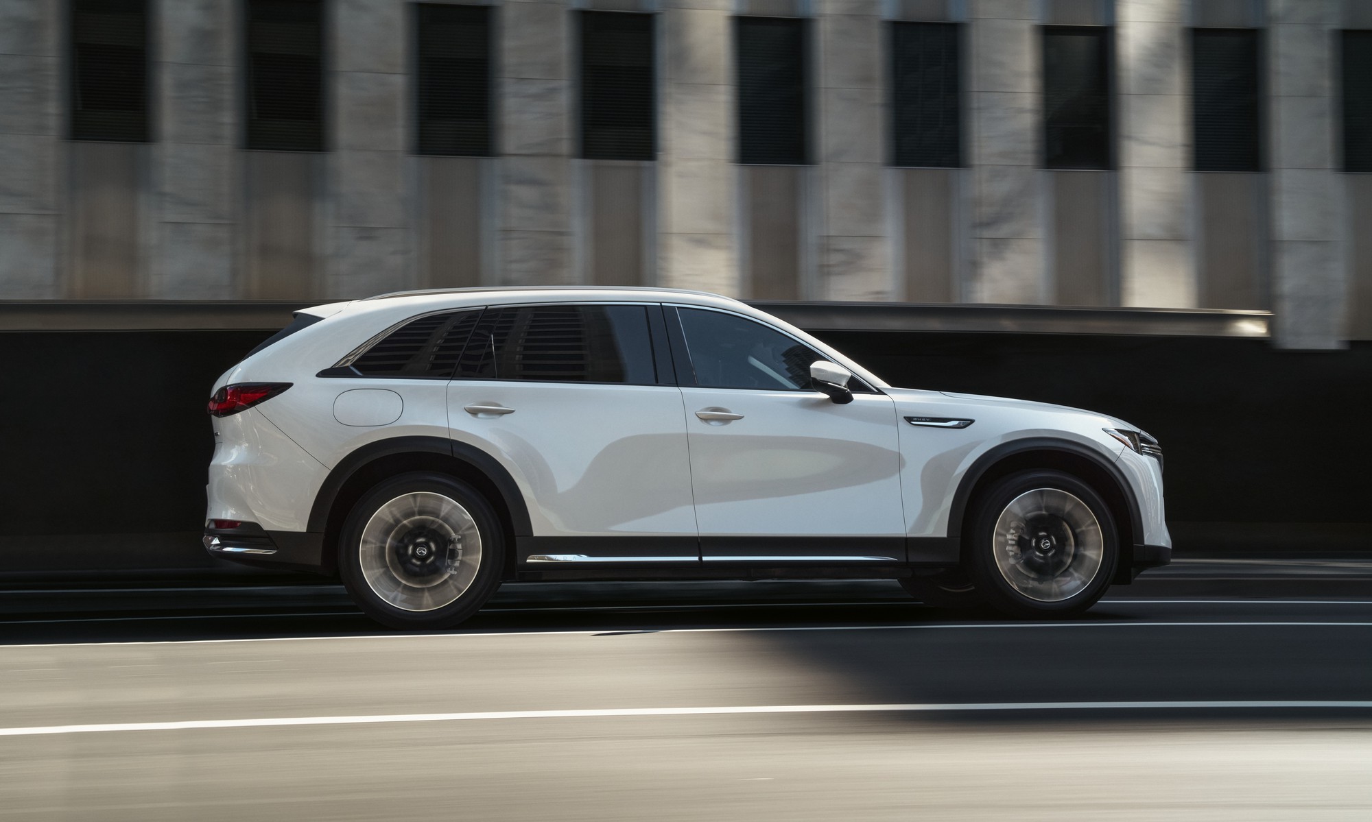 Mazda CX-90: SUV flagship full-size kiến tạo trải nghiệm cao cấp cho người d&ugrave;ng - Ảnh 3.