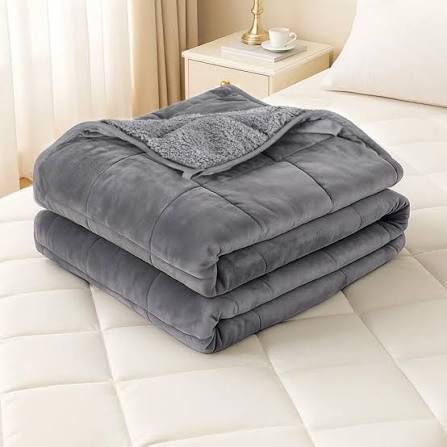 Chiếc chăn nặng gần 16kg đã phổ biến ở phương Tây từ nhiều năm trước nhưng ít người Việt biết đến: Thực sự có giúp ngủ ngon hơn? - Ảnh 1.