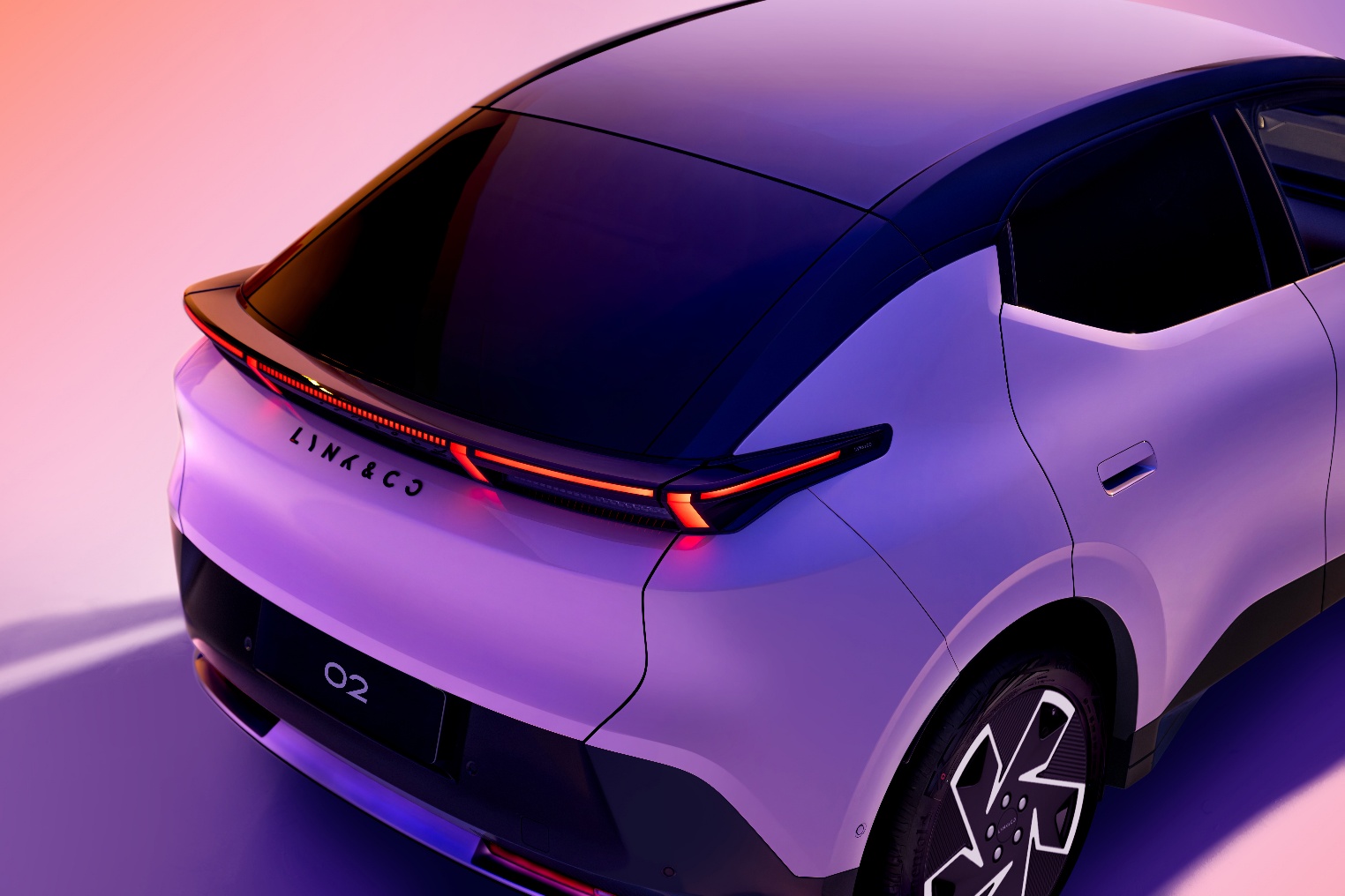Lynk & Co tăng tốc chiến lược điện h&oacute;a bằng mẫu SUV đ&ocirc; thị mới - Ảnh 1.