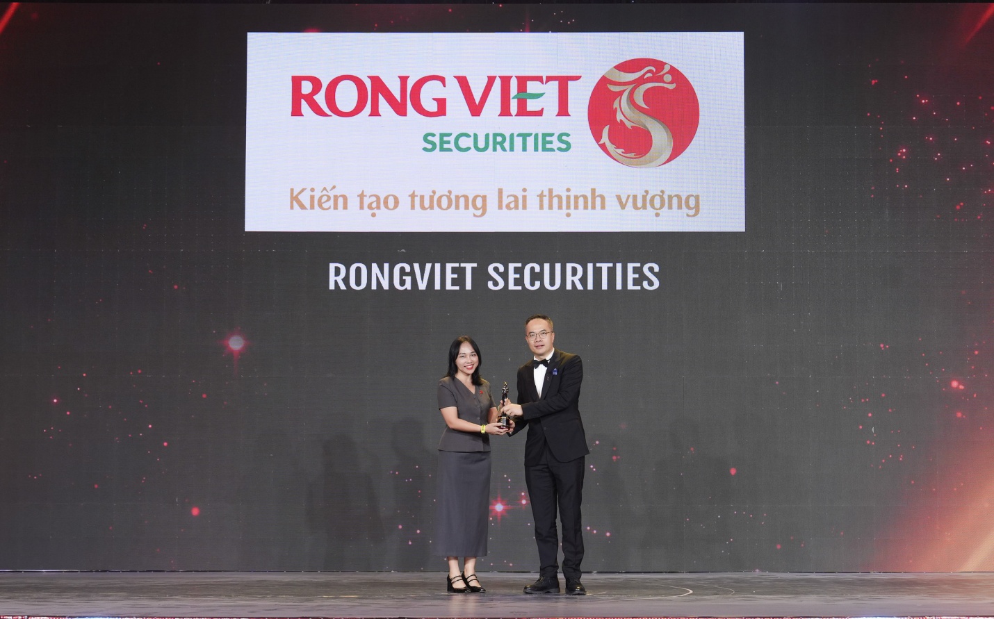 Rồng Việt khẳng định vị thế với bộ đ&ocirc;i giải thưởng tại HR Asia 2026 - Ảnh 1.