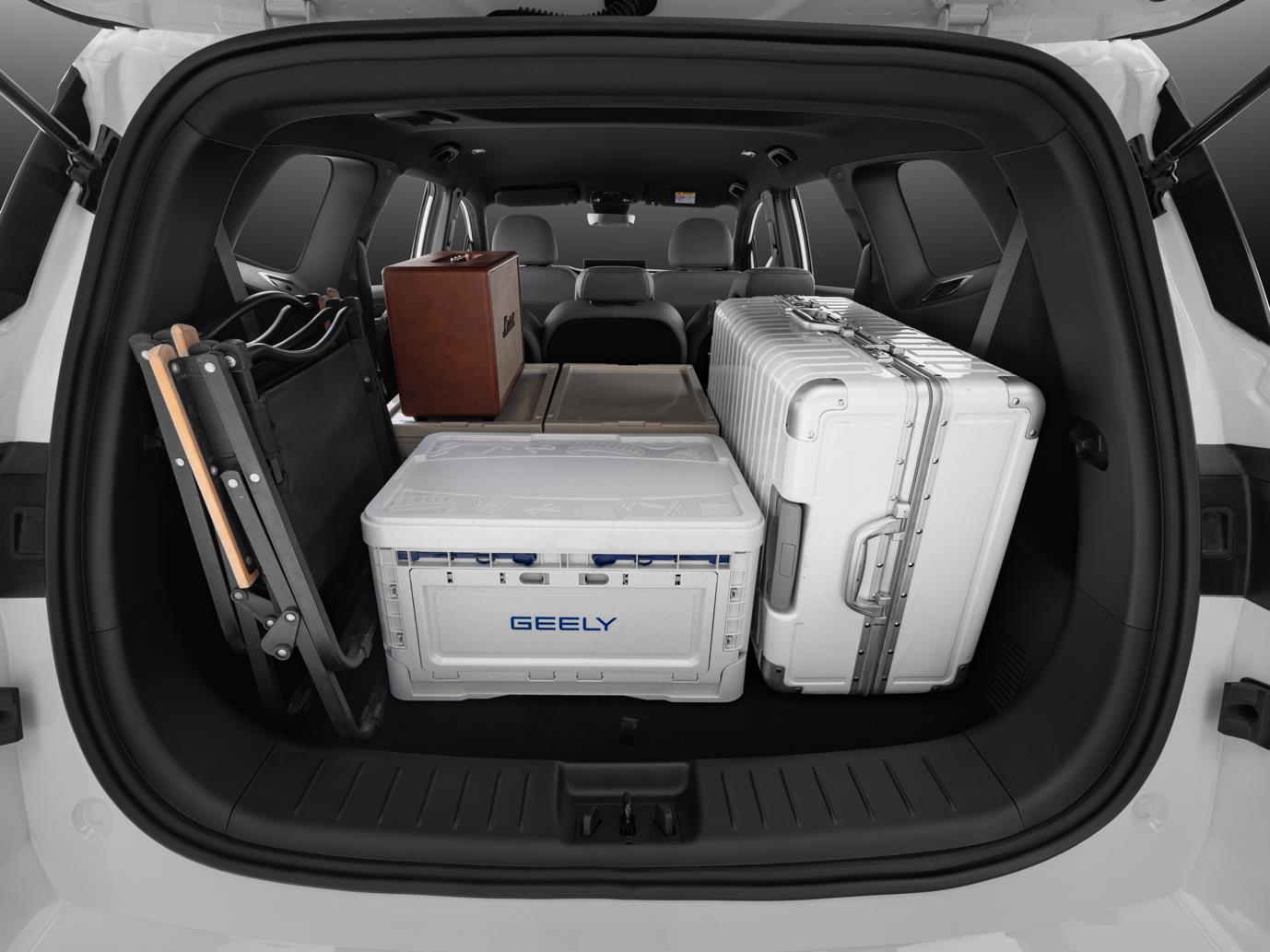 &ldquo;Cơn lốc Geely Okavango: Kẻ ph&aacute; băng hệ gi&aacute; trị SUV 7 chỗ - Ảnh 3.