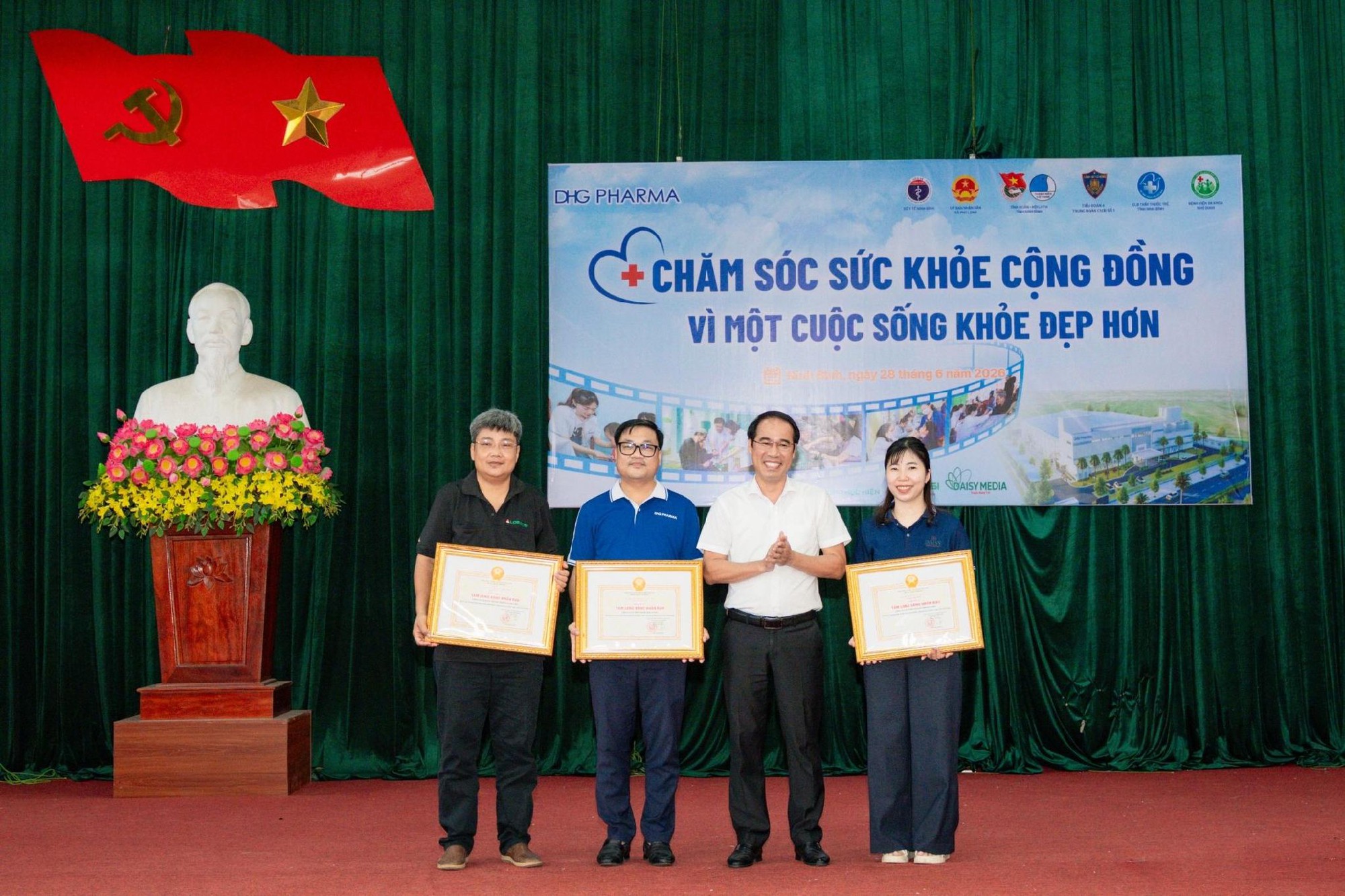 Từ những vi&ecirc;n thuốc chất lượng v&agrave; chuyến xe v&igrave; sức khỏe cộng đồng của DHG Pharma - Ảnh 5.