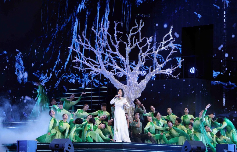 Gala 'Tổ quốc b&igrave;nh y&ecirc;n' - Bản trường ca nghệ thuật về lực lượng Anh ninh nh&acirc;n d&acirc;n- Ảnh 8.