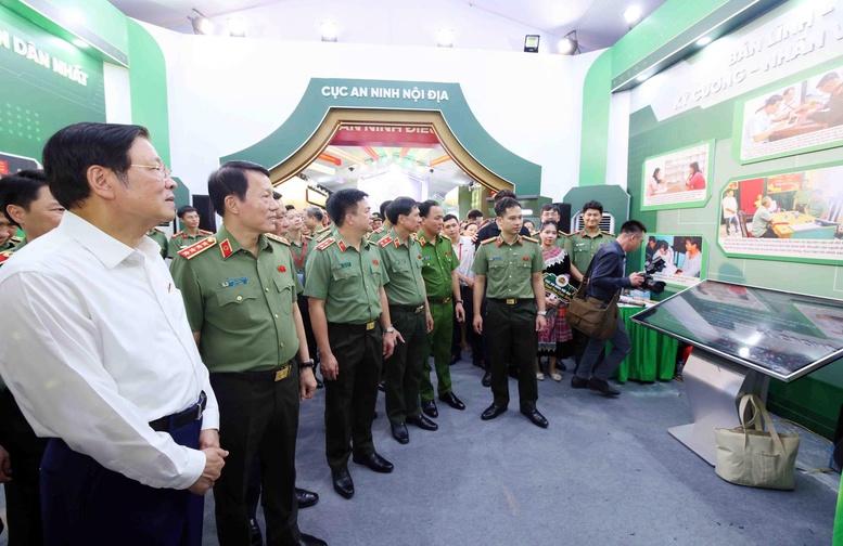 Gala 'Tổ quốc b&igrave;nh y&ecirc;n' - Bản trường ca nghệ thuật về lực lượng Anh ninh nh&acirc;n d&acirc;n- Ảnh 10.