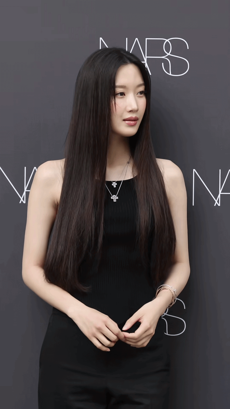 Moon Ga Young lộ diện sau nghi vấn t&igrave;nh cảm với Lee Jong Suk, sắc v&oacute;c bị n&oacute;i "kh&ocirc;ng thật" - Ảnh 5.