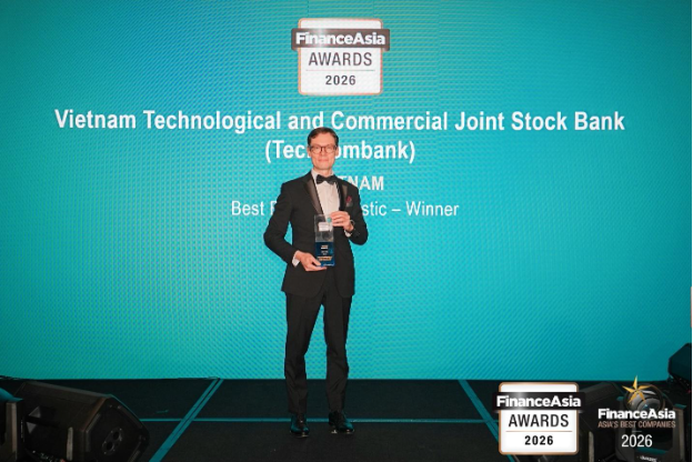 Techcombank lập kỷ lục 4 năm li&ecirc;n tiếp được vinh danh Ng&acirc;n h&agrave;ng tốt nhất Việt Nam bởi FinanceAsia - Ảnh 3.