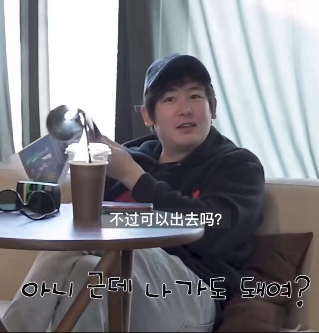 Hoàng tử lai đẹp nhất showbiz từng béo đến vỡ nét, nay khoe body săn chắc khiến fan phấn khích- Ảnh 1.
