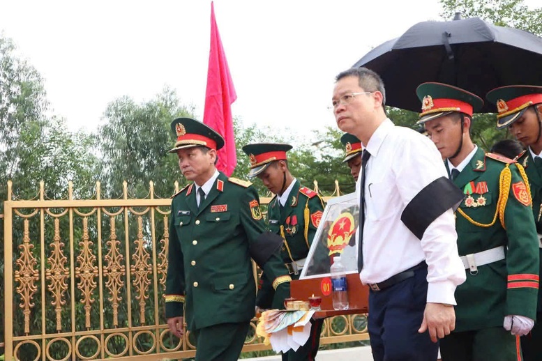 Đ&agrave; Nẵng: Truy điệu, an t&aacute;ng h&agrave;i cốt c&aacute;c liệt sĩ vừa được quy tập trong hang Đ&aacute; Sập- Ảnh 2.