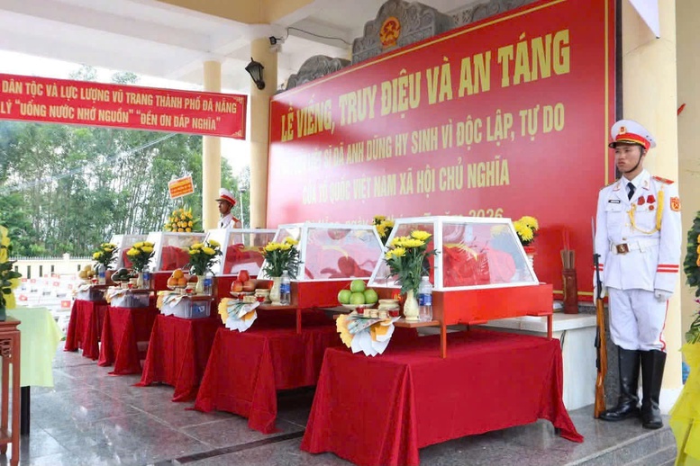 Đ&agrave; Nẵng: Truy điệu, an t&aacute;ng h&agrave;i cốt c&aacute;c liệt sĩ vừa được quy tập trong hang Đ&aacute; Sập- Ảnh 1.