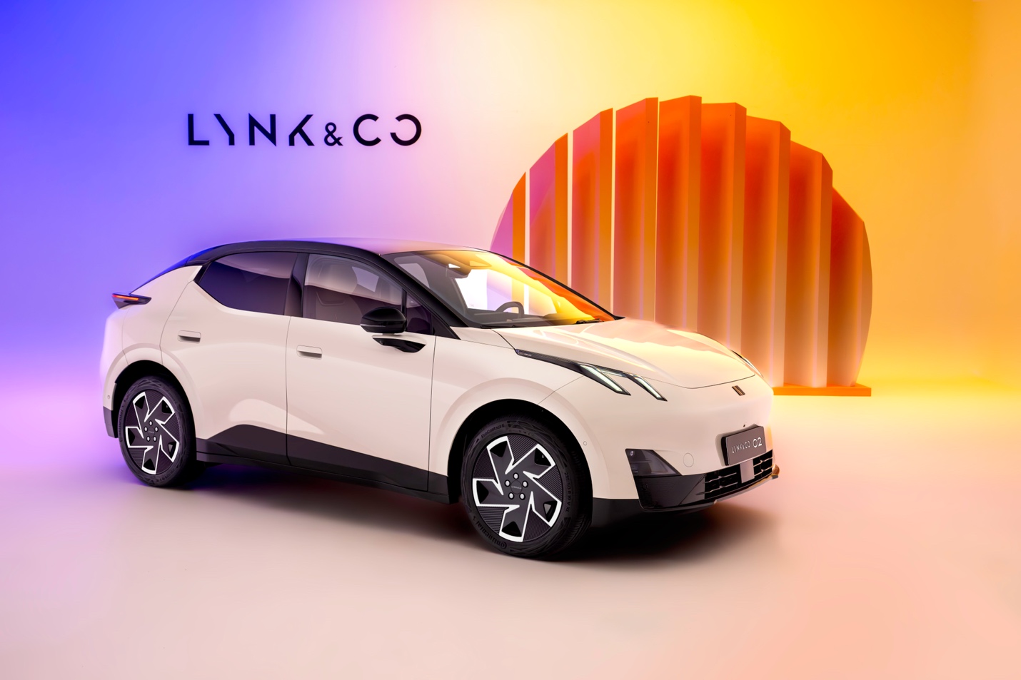 Lynk & Co 02 sắp ra mắt Việt Nam: SUV điện 268 m&atilde; lực, tăng tốc 5,5 gi&acirc;y, cạnh tranh ph&acirc;n kh&uacute;c cỡ B+ v&agrave; C- Ảnh 2.