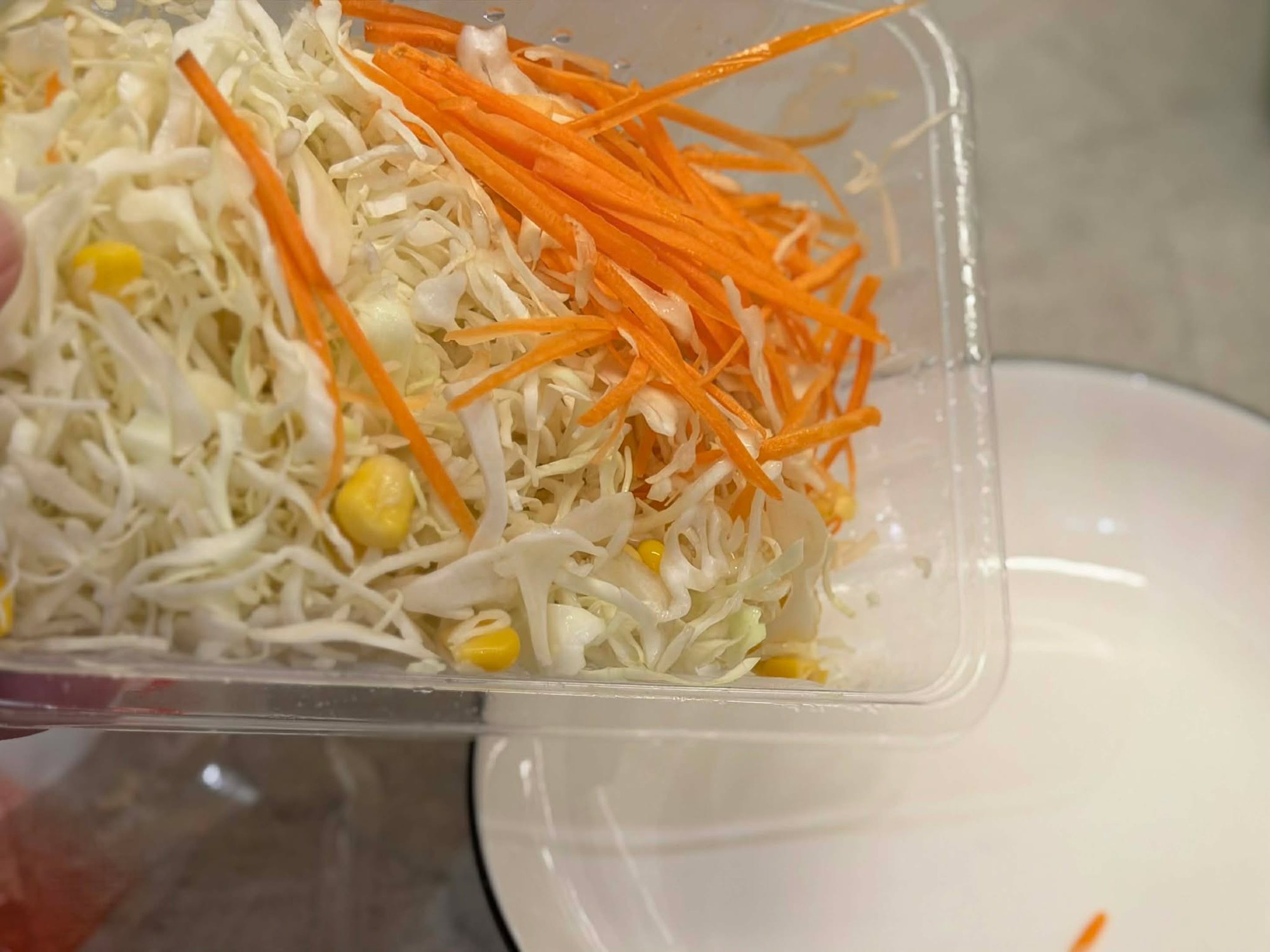 Review nhanh bữa tối sáng tạo chỉ hơn 10 phút tôi đã "hô biến" món ăn chế biến sẵn lên tầm mới, ngon đẹp như nhà hàng- Ảnh 4.
