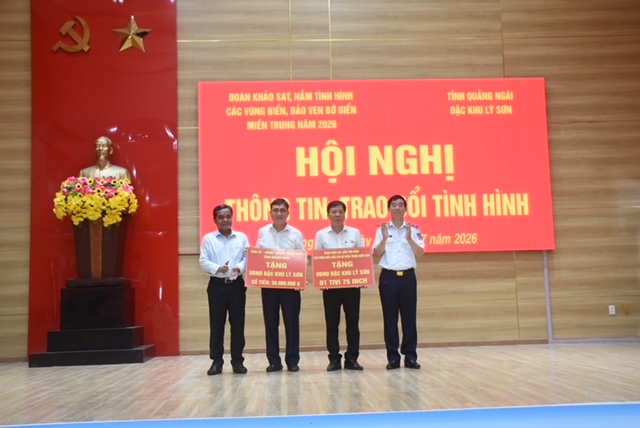 Cảnh s&aacute;t biển Việt Nam triển khai nhiều hoạt động &yacute; nghĩa tại đặc khu L&yacute; Sơn- Ảnh 2.
