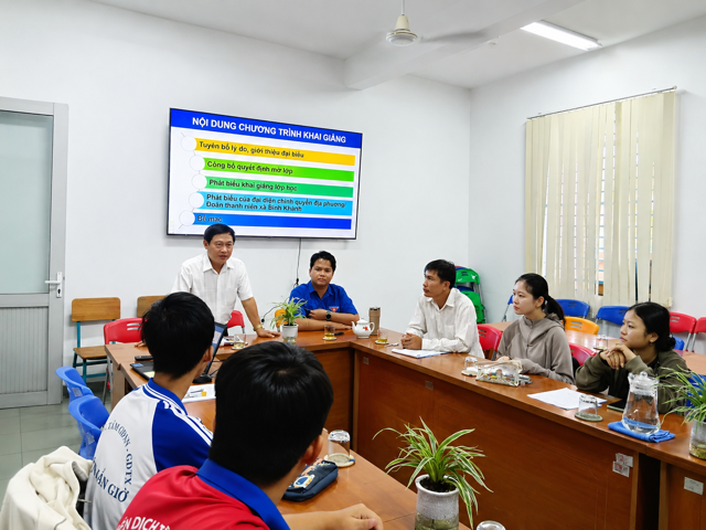 Khai giảng lớp Tin học văn ph&ograve;ng miễn ph&iacute;, trang bị kỹ năng số cho thanh ni&ecirc;n B&igrave;nh Kh&aacute;nh - Ảnh 1.