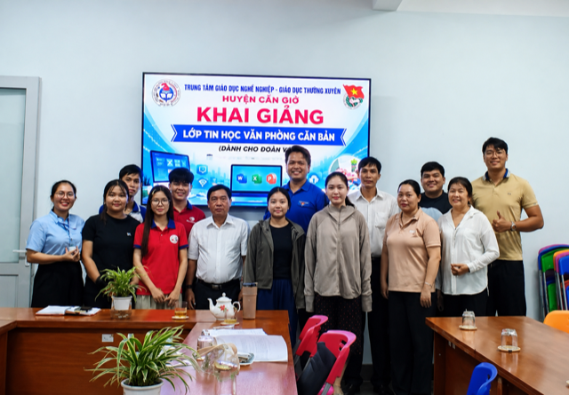 Khai giảng lớp Tin học văn ph&ograve;ng miễn ph&iacute;, trang bị kỹ năng số cho thanh ni&ecirc;n B&igrave;nh Kh&aacute;nh - Ảnh 3.
