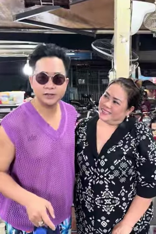 Nam ca sĩ sang Campuchia hô to: "Việt Nam muôn năm!" - Ảnh 1.