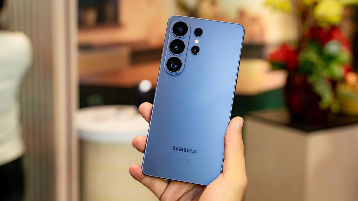 Samsung S26 Ultra, iPhone 17 Pro Max hay Xiaomi 17 Ultra: 30 - 35 triệu chọn máy nào?- Ảnh 2.