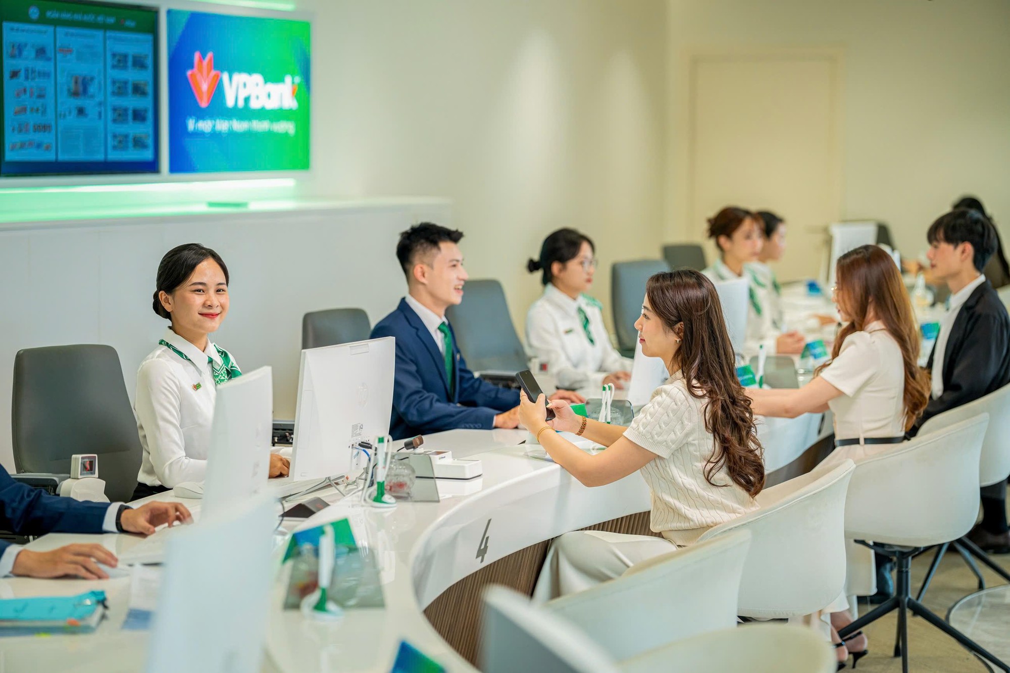 Vững v&agrave;ng trước biến động, VPBank duy tr&igrave; tăng trưởng mạnh mẽ nửa đầu năm 2026- Ảnh 1.