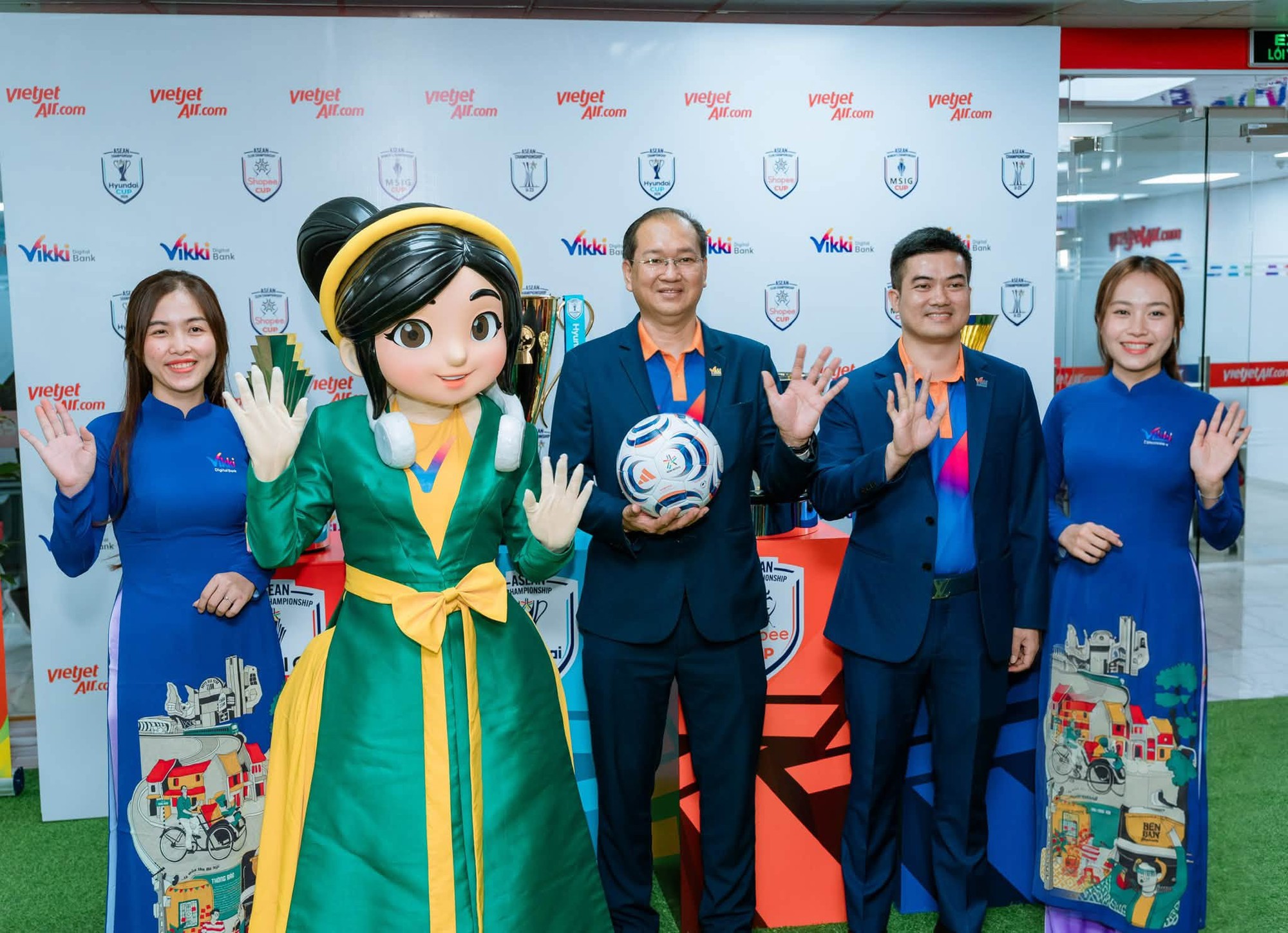Vikki Digital Bank đồng h&agrave;nh c&ugrave;ng ASEAN United FC kết nối t&agrave;i ch&iacute;nh số với đam m&ecirc; b&oacute;ng đ&aacute;- Ảnh 4.