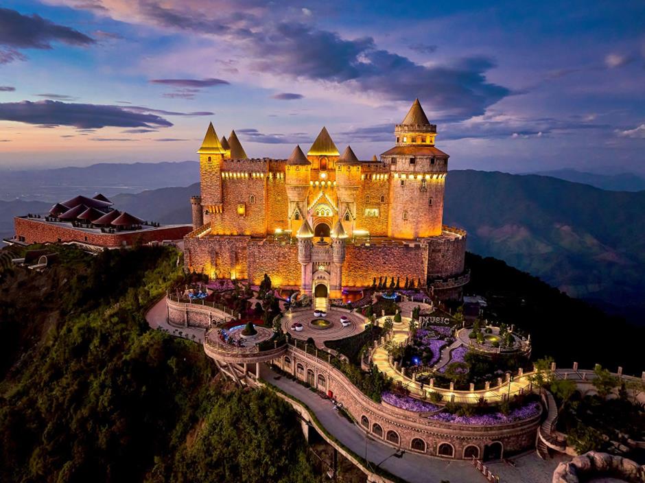 Tấm v&eacute; c&aacute;p treo Ba Na Hills &ldquo;quyền năng&rdquo; như thế n&agrave;o? - Ảnh 2.