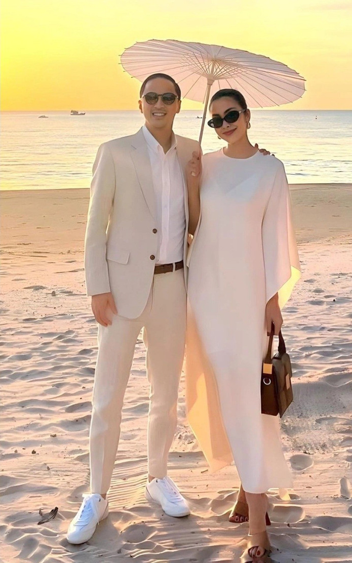 Đẹp và cao sang như Hà Tăng khi hóa thân thành "Nam Phương Hoàng hậu": Đầm lụa trắng tôn lên vẻ đẹp quý phái vượt thời gian- Ảnh 8.