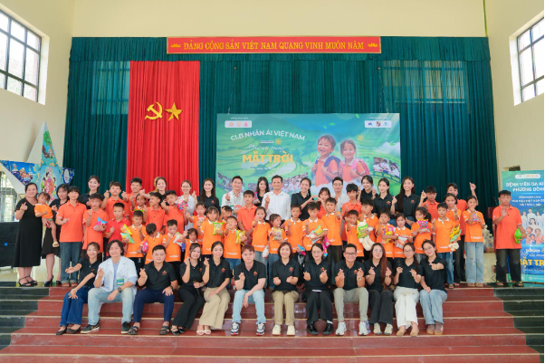 Bệnh viện Đa khoa Phương Đ&ocirc;ng nối d&agrave;i h&agrave;nh tr&igrave;nh nh&acirc;n &aacute;i c&ugrave;ng Hoa hậu Việt Nam H&agrave; Tr&uacute;c Linh tại Lai Ch&acirc;u - Ảnh 4.
