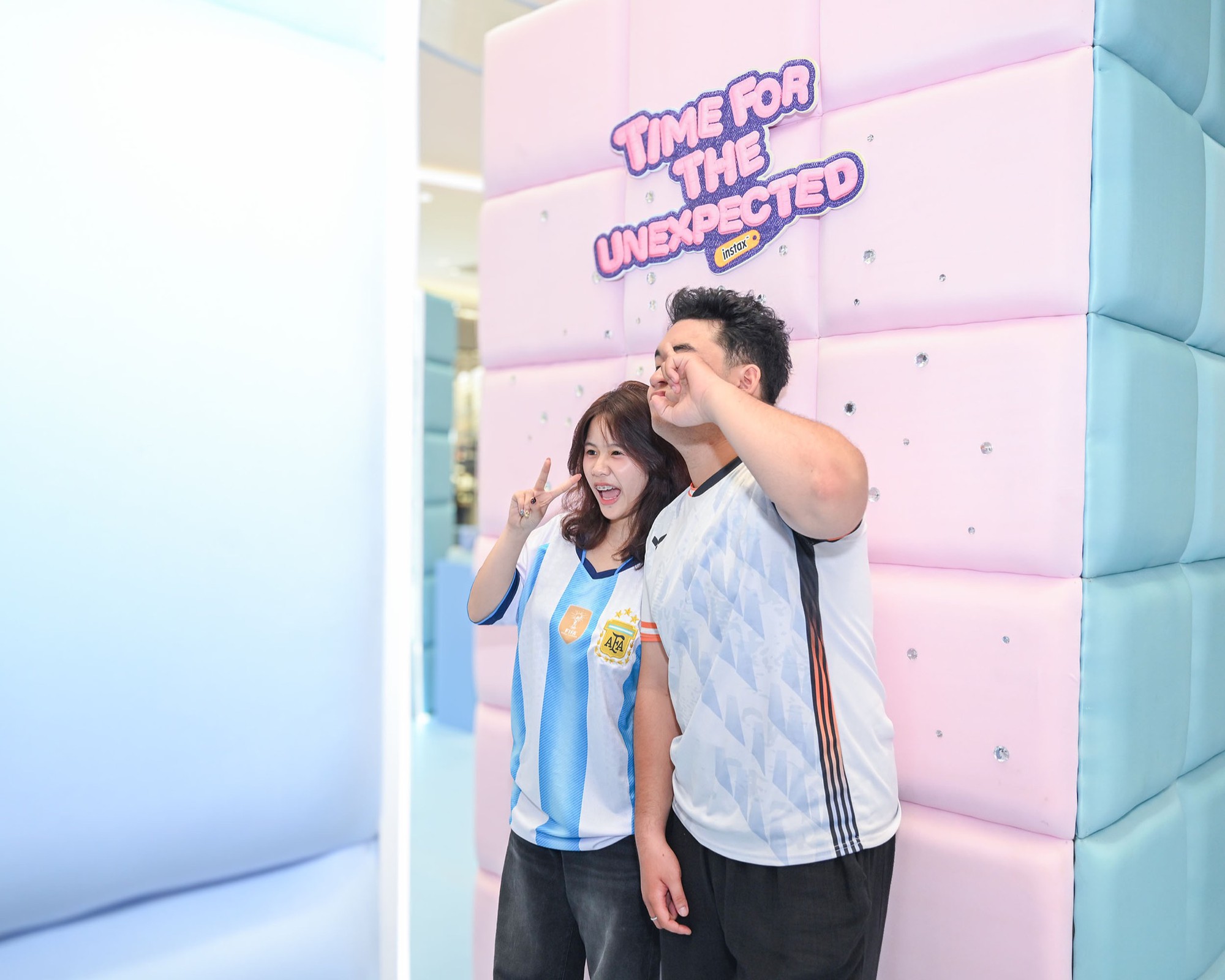 Fujifilm instax ra mắt instax mini 13, mang đến kh&ocirc;ng gian đa trải nghiệm với loạt hoạt động th&uacute; vị cho giới trẻ - Ảnh 6.