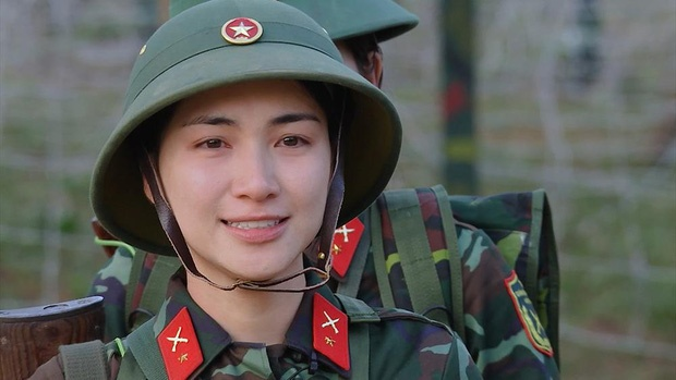 H&agrave;ng trăm b&igrave;nh luận gọi Erik l&agrave; "tướng qu&acirc;n kem nền phi&ecirc;n bản Việt"- Ảnh 4.