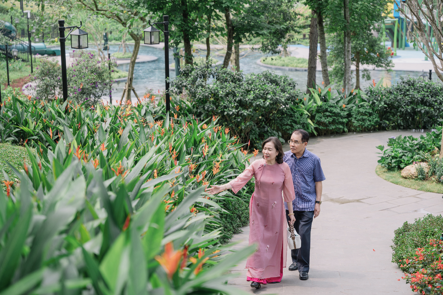 “Người Thanh Xuân”: Khi lựa chọn an trú mở ra nhịp sống mới giữa miền thông reo - Ảnh 2.