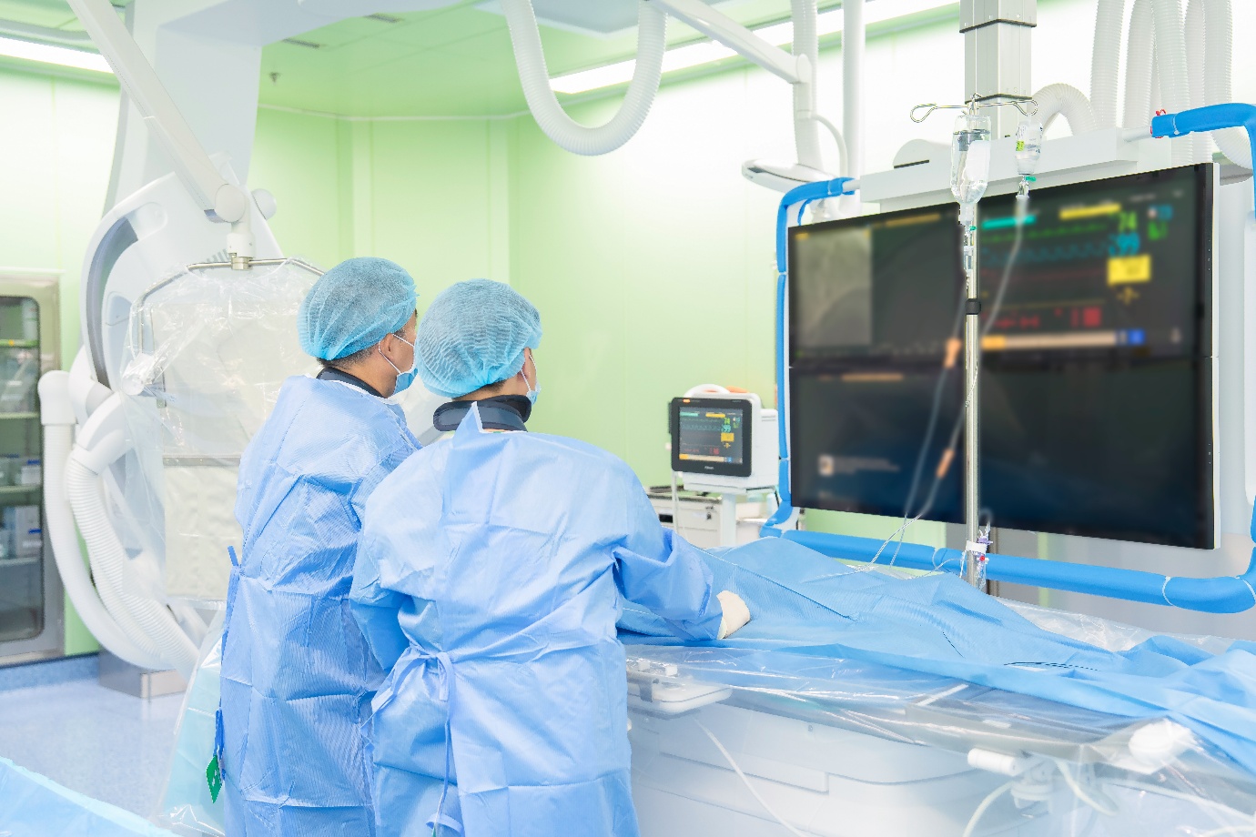 BVĐK Phương Đ&ocirc;ng cứu sống bệnh nh&acirc;n nhồi m&aacute;u cơ tim cấp giữa &ldquo;ma trận&rdquo; bệnh l&yacute; phức tạp - Ảnh 2.