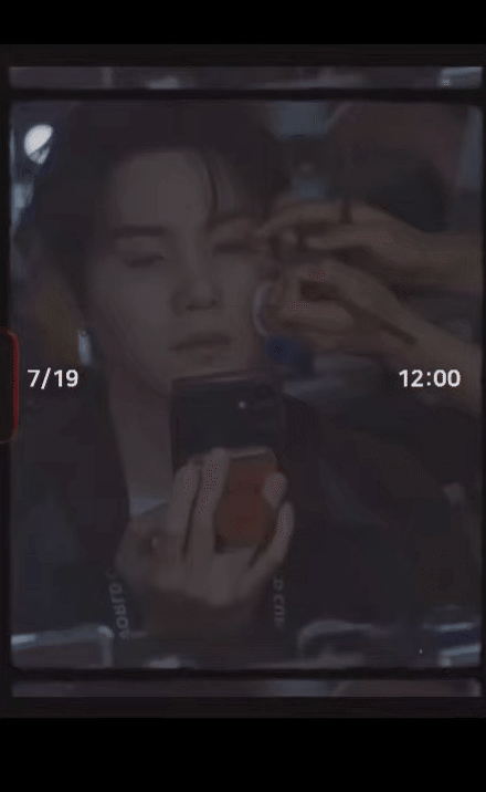 24 giờ căng như dây đàn, đi nửa vòng Trái đất từ Paris đến World Cup không nghỉ 1 giây của BTS- Ảnh 6.