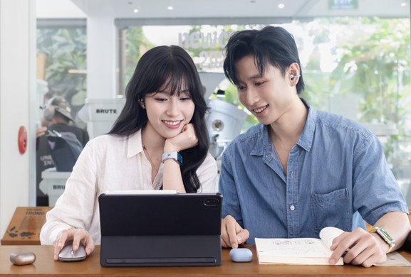 Loạt thiết bị c&ocirc;ng nghệ được sinh vi&ecirc;n săn đ&oacute;n m&ugrave;a tựu trường - Ảnh 1.