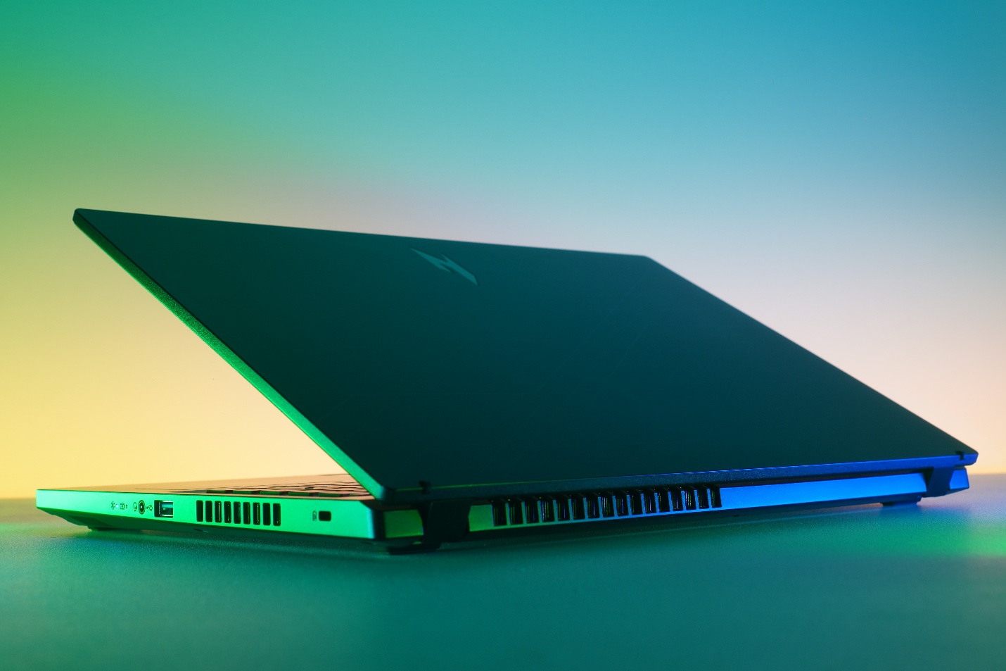 Vì sao nên chọn laptop gaming có khả năng nâng cấp máy tại thời điểm này?- Ảnh 2.