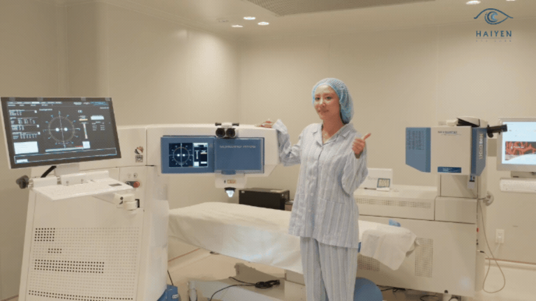 Văn Mai Hương đi x&oacute;a cận nhưng được b&aacute;c sĩ y&ecirc;u cầu l&agrave;m th&ecirc;m một việc trước khi phẫu thuật- Ảnh 1.