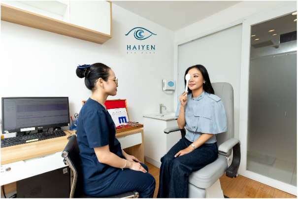 Văn Mai Hương đi x&oacute;a cận nhưng được b&aacute;c sĩ y&ecirc;u cầu l&agrave;m th&ecirc;m một việc trước khi phẫu thuật- Ảnh 5.