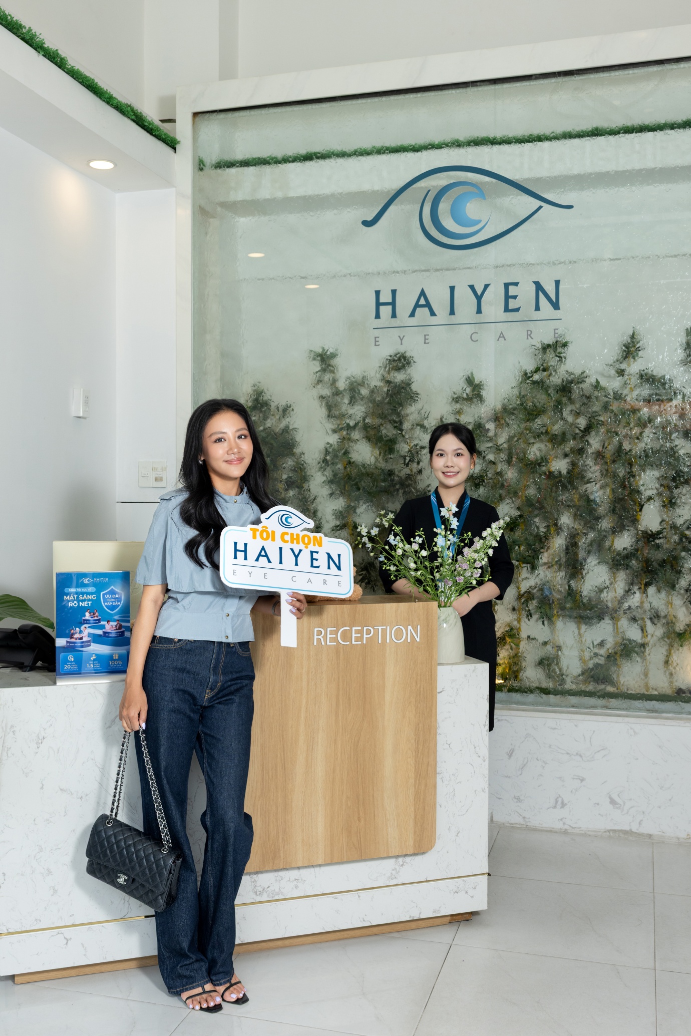 Văn Mai Hương đi x&oacute;a cận nhưng được b&aacute;c sĩ y&ecirc;u cầu l&agrave;m th&ecirc;m một việc trước khi phẫu thuật- Ảnh 9.
